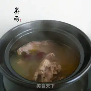 Make Chicken soup beef noodles step 1