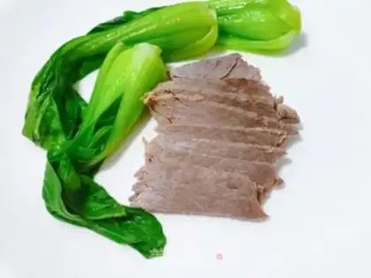 Make Chicken soup beef noodles step 4