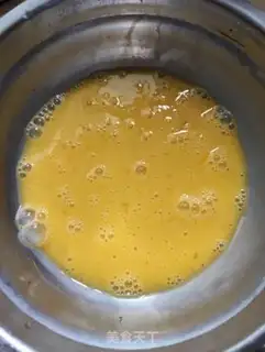 Make Yellow rice cake and eggs step 0