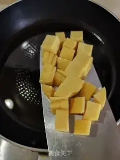 Make Yellow rice cake and eggs step 3