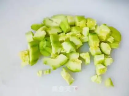 Make The cucumber cucumber guacamole step 1