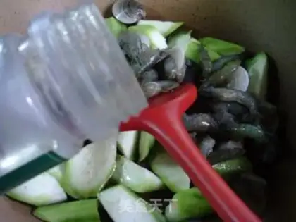 Make Shrimp clams, elastic silk melon soup step 4