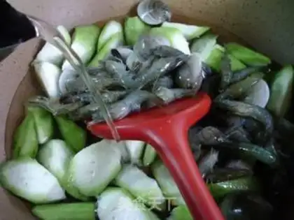 Make Shrimp clams, elastic silk melon soup step 5