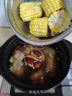 Make Five fingers of peaches and tan and pork soup step 4