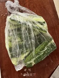 Make Hands on the cucumber step 0