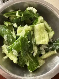 Make Hands on the cucumber step 1