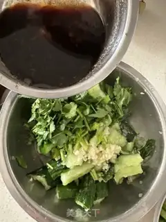 Make Hands on the cucumber step 3