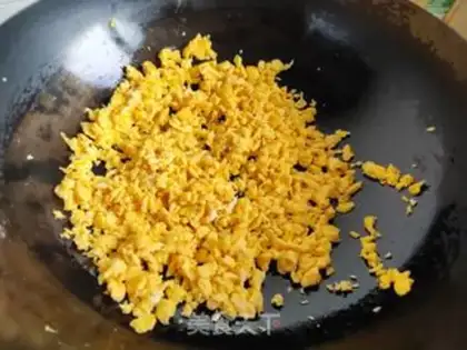 Make A meatloaf egg pie step 3