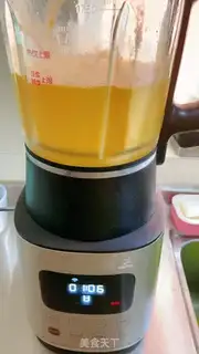 Make Ice mango milkshake step 2
