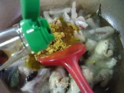 Make Curry chicken wings, chicken claws step 7