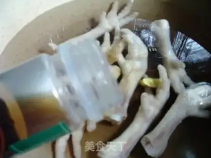 Make Salt chicken claws step 2