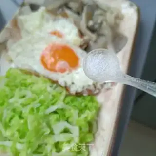 Make Pingos with fried eggs step 9