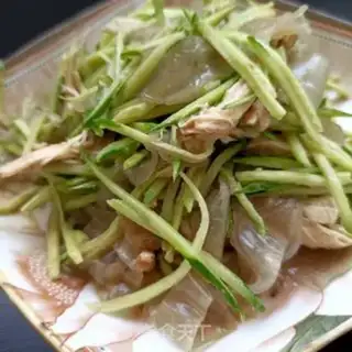 Make The cucumber pelt with chicken chest step 12