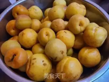 Make Apricot cans step 3