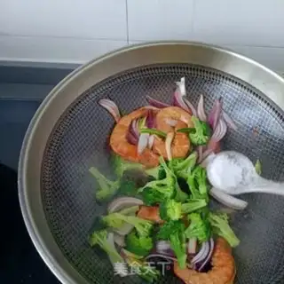Make Onion broccoli step 12