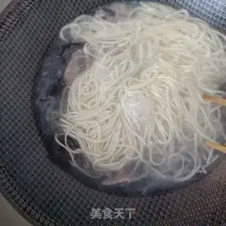 Make Peas with hot cucumber noodles step 8