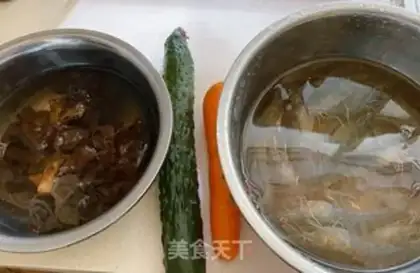 Make cucumber shrimp step 0