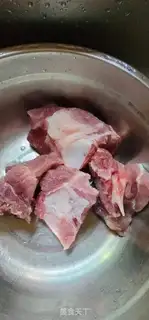 Make Soybeans, bitter melon, bone soup step 0