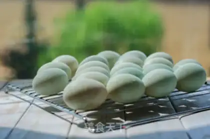 Make Five spicy duck eggs step 0