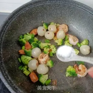 Make Shrimp ball step 17