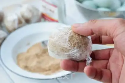 Make Five spicy duck eggs step 6