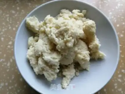 Make Soybean date buns step 1