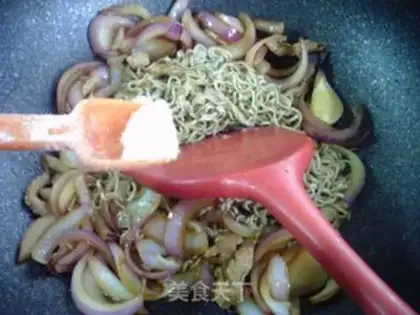 Make Scrawny onions for noodles step 11