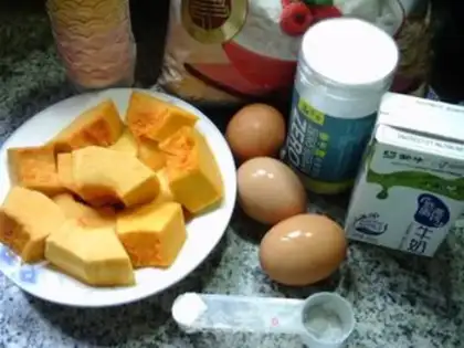 Make Paper cups of sweet pumpkin cake step 0