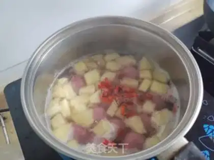 Make Apples are made with mashed potatoes step 4