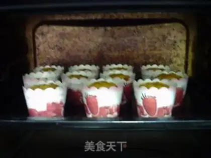 Make Paper cups of sweet pumpkin cake step 14