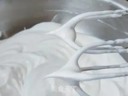Make Gold pillow cake step 3