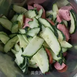 Make Garlic sausage cucumber step 2