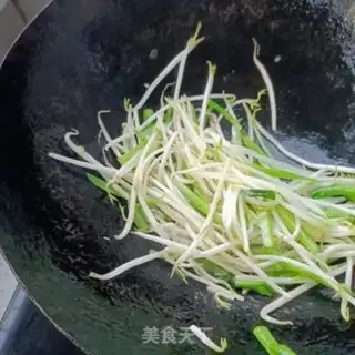 Make The green bean sprouts step 6