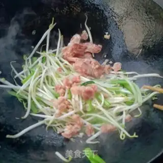 Make The green bean sprouts step 7