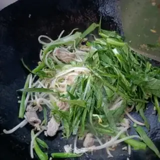 Make The green bean sprouts step 9