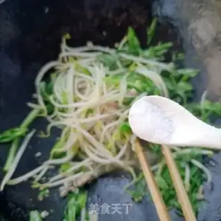 Make The green bean sprouts step 10
