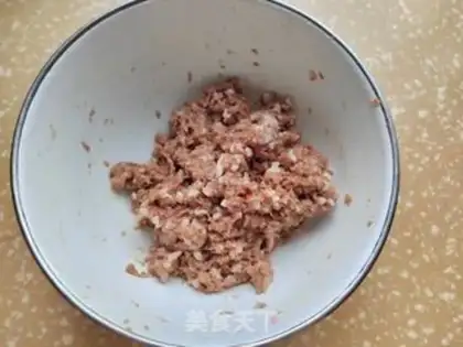 Make Four season bean beef pies step 1