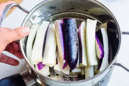 Make Pepper cutter and cheese step 0