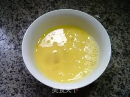 Make Eggs and cuisine step 1