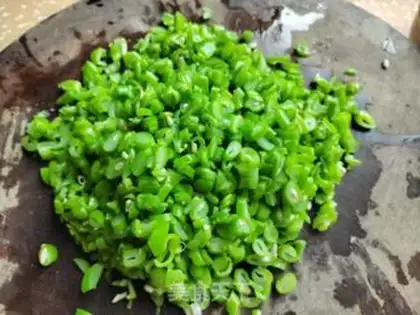 Make Four season bean beef pies step 4