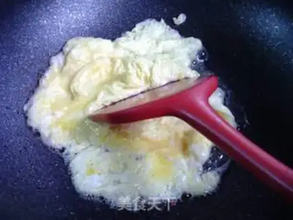 Make Eggs and cuisine step 3