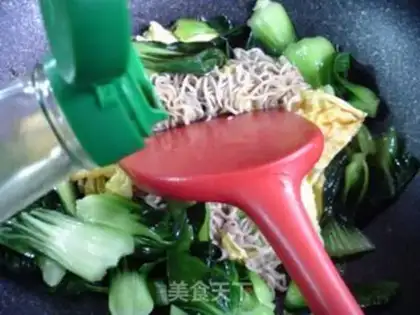 Make Eggs and cuisine step 6