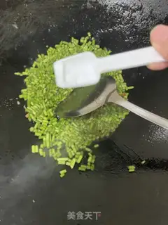 Make Garlic eggs for grandma step 6