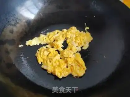 Make Scrambled eggs step 3