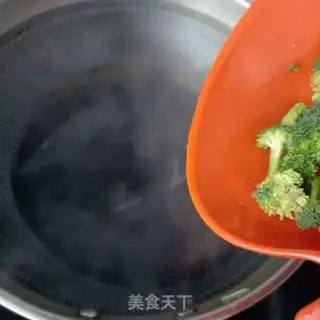 Make Pigeon chest with broccoli step 0