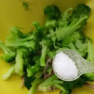Make Pigeon chest with broccoli step 6