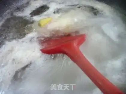 Make Pyre salt, egg and yellow hand tore the chest step 3