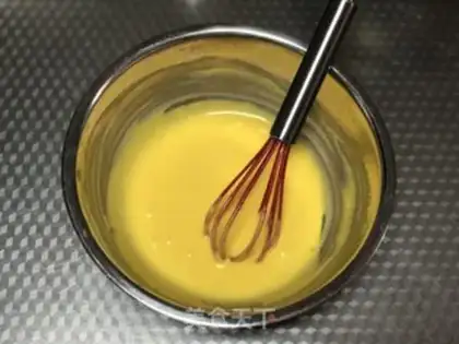Make Six inches of rosary cake step 1