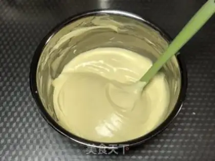 Make Six inches of rosary cake step 3