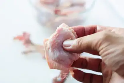 Make Hot chicken wingsball step 1